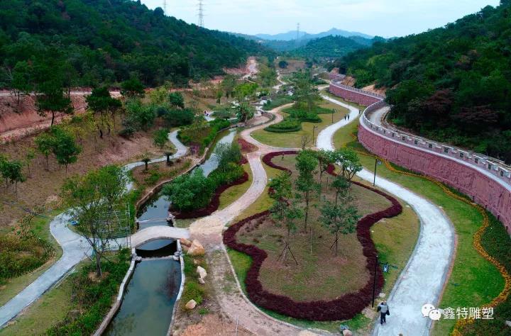 【鑫特雕塑集团】破吉尼斯世界纪录——中医药历史文化浮雕景观工程